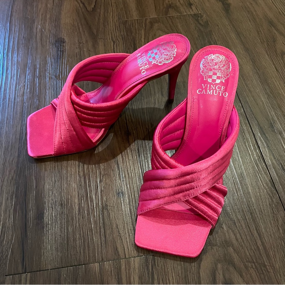 NWOT Vince Camuto Heels